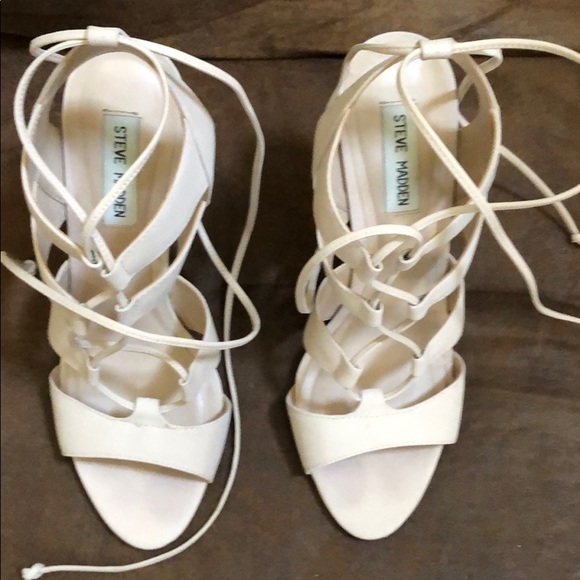 Steve Madden lace-up leather heels. Size 9 - Picture 2 of 10